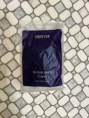 Shapermint Scoop Neck Cami - Brown Size Medium New